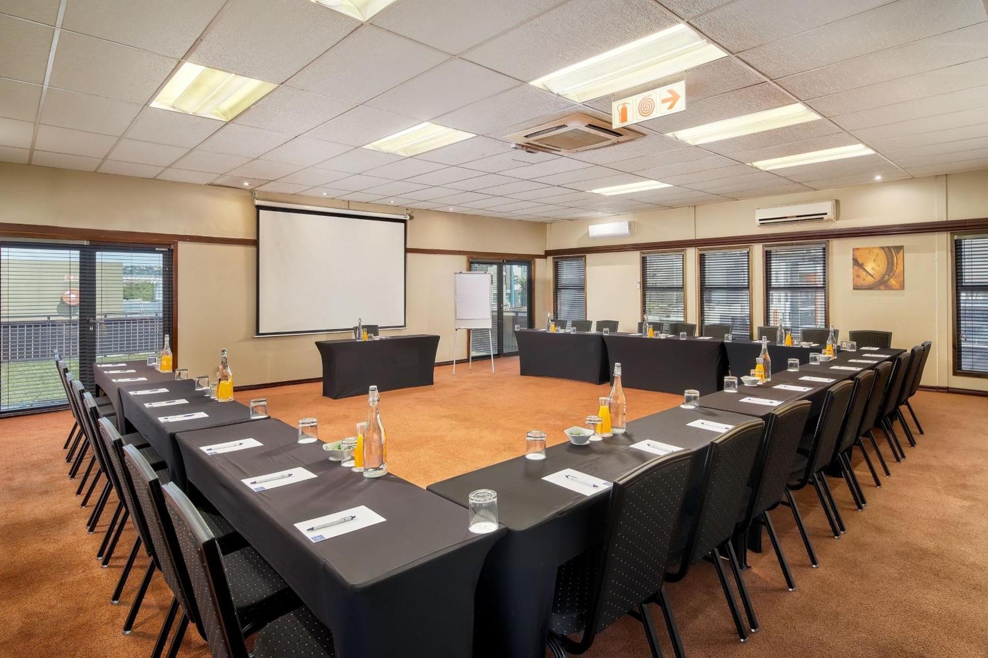 Protea Hotel By Marriott Pretoria Hatfield Buitenkant foto