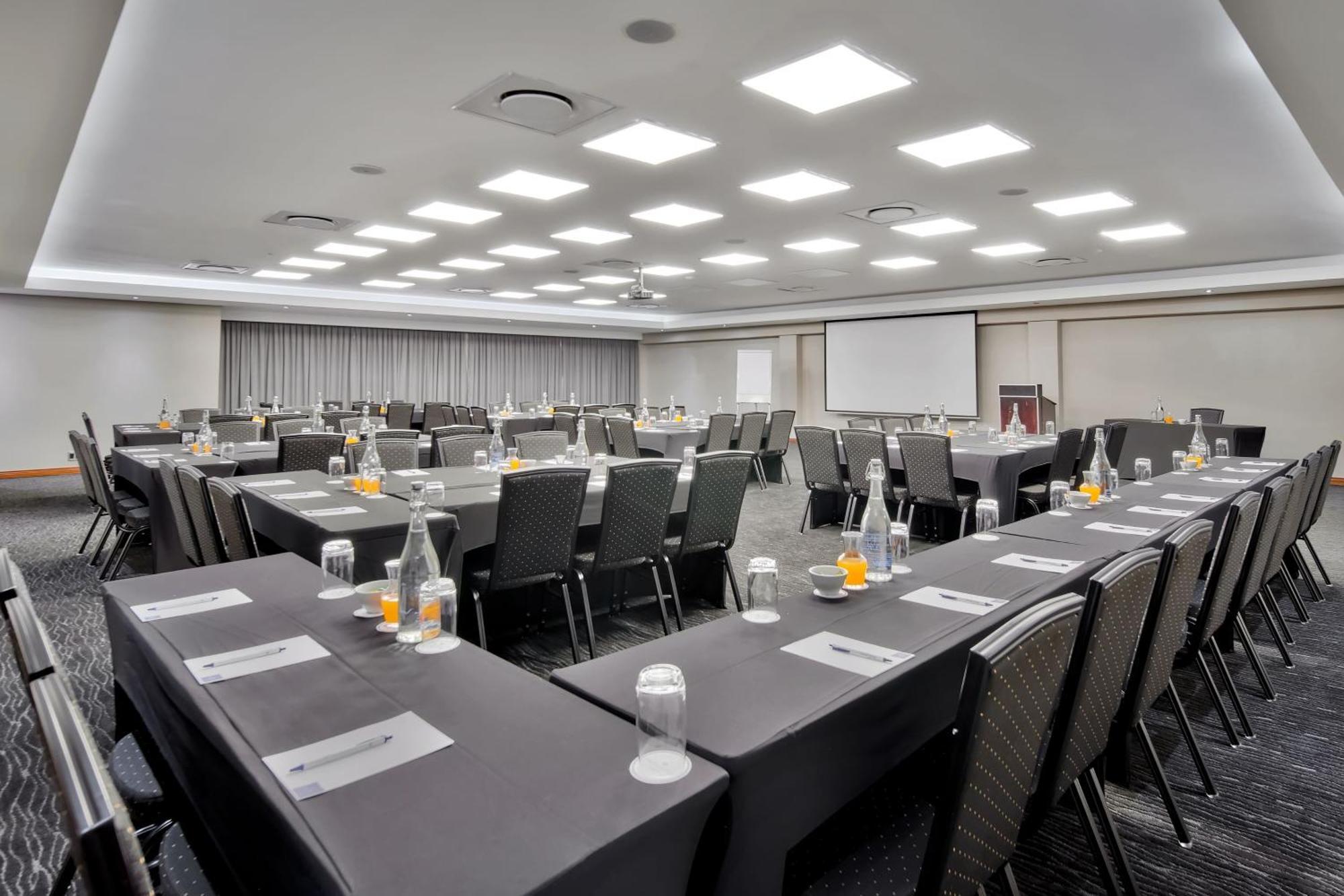Protea Hotel By Marriott Pretoria Hatfield Buitenkant foto
