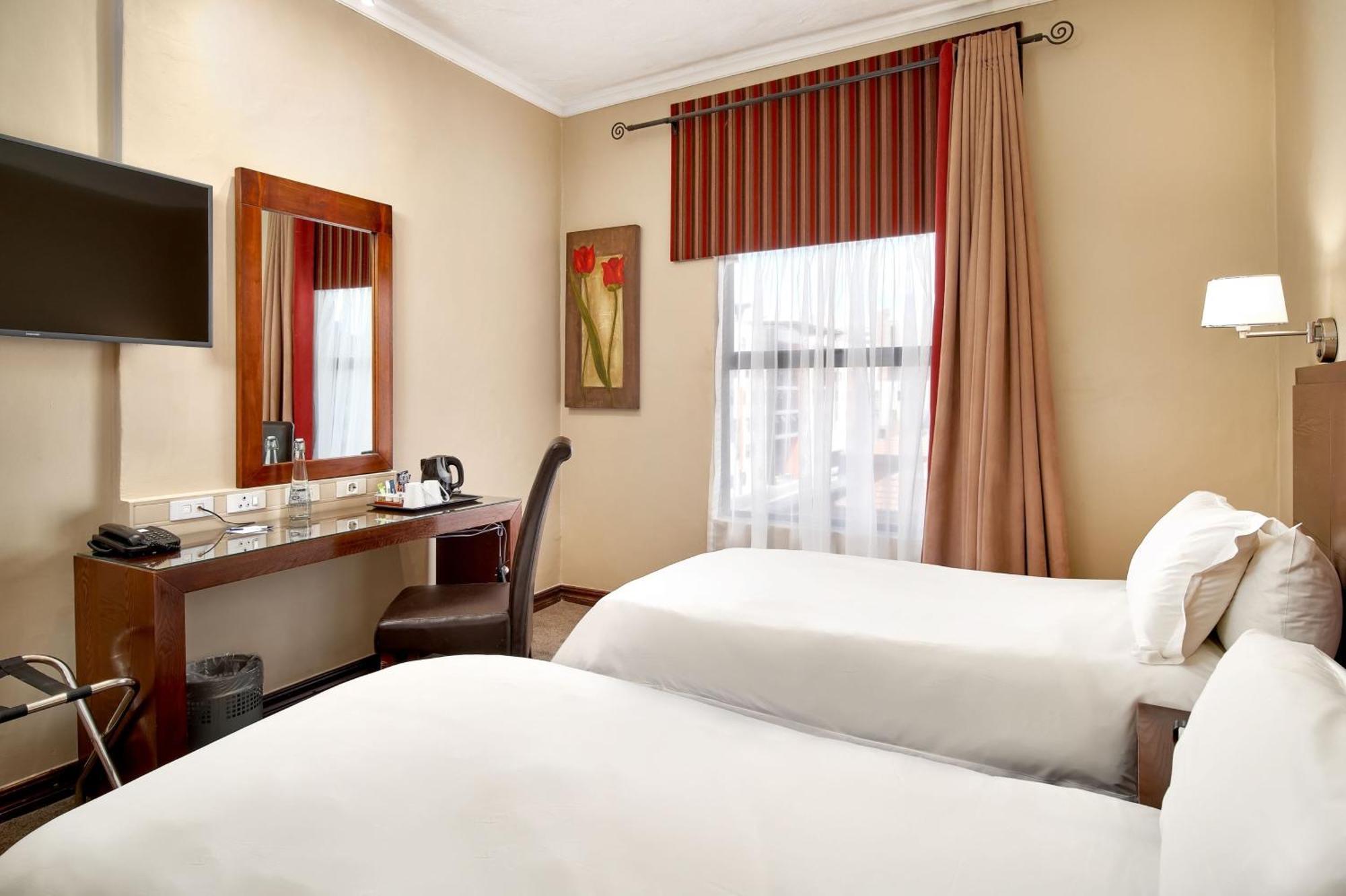 Protea Hotel By Marriott Pretoria Hatfield Kamer foto