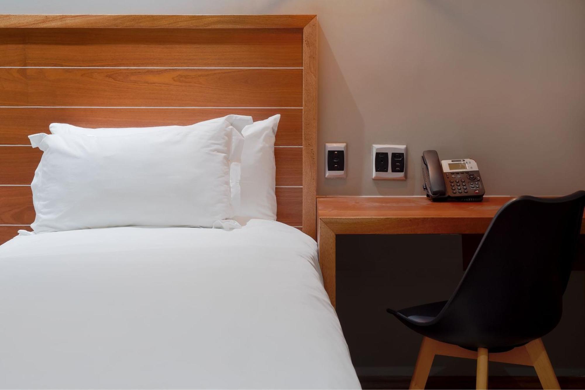 Protea Hotel By Marriott Pretoria Hatfield Kamer foto