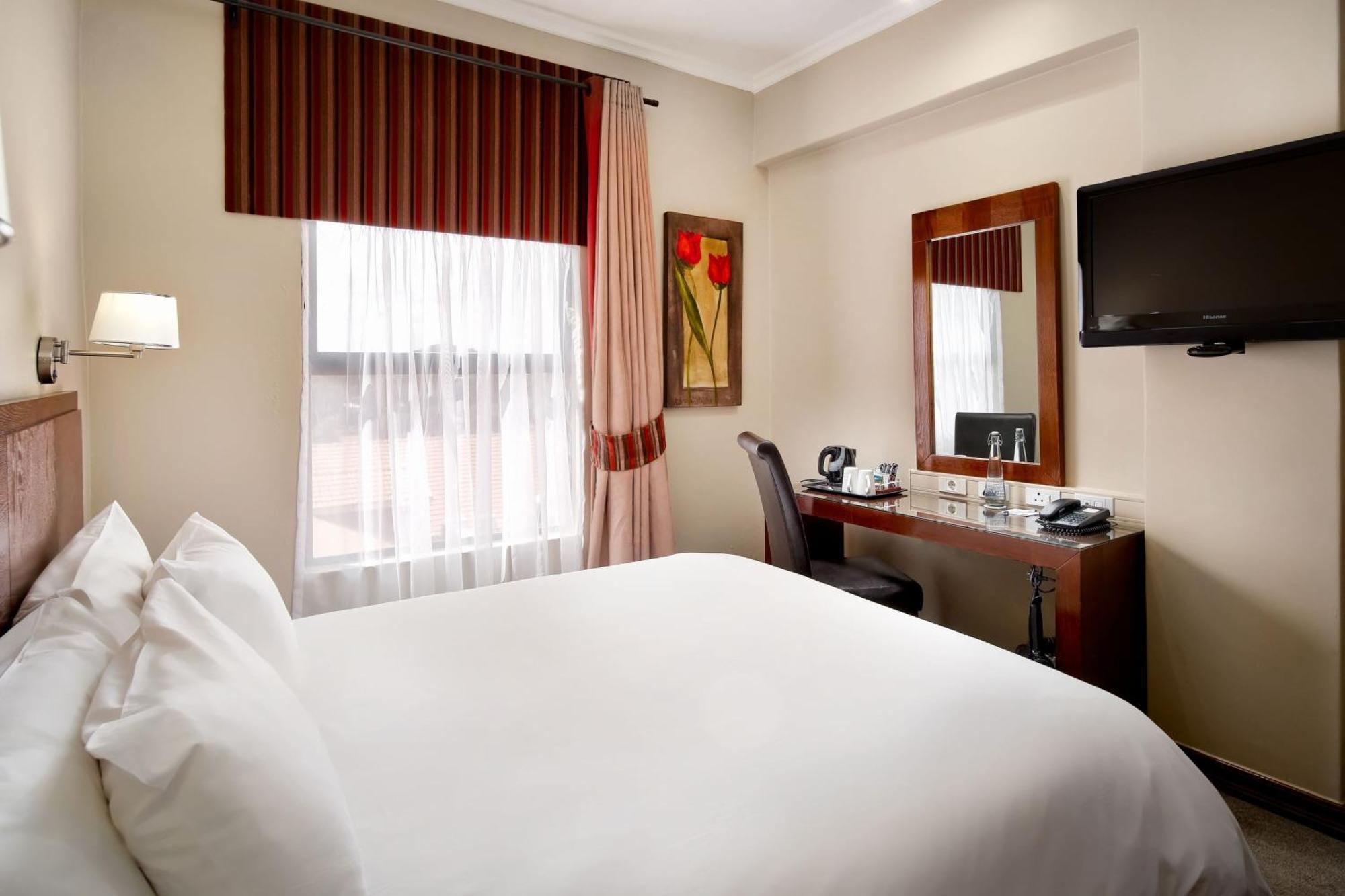 Protea Hotel By Marriott Pretoria Hatfield Kamer foto