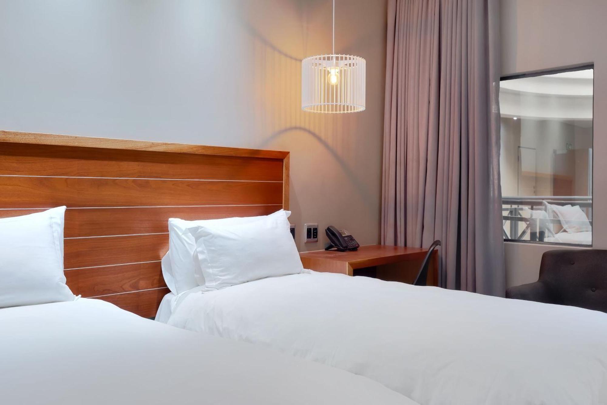Protea Hotel By Marriott Pretoria Hatfield Kamer foto