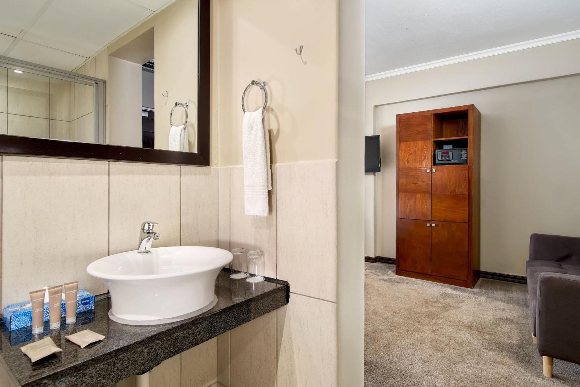 Protea Hotel By Marriott Pretoria Hatfield Kamer foto