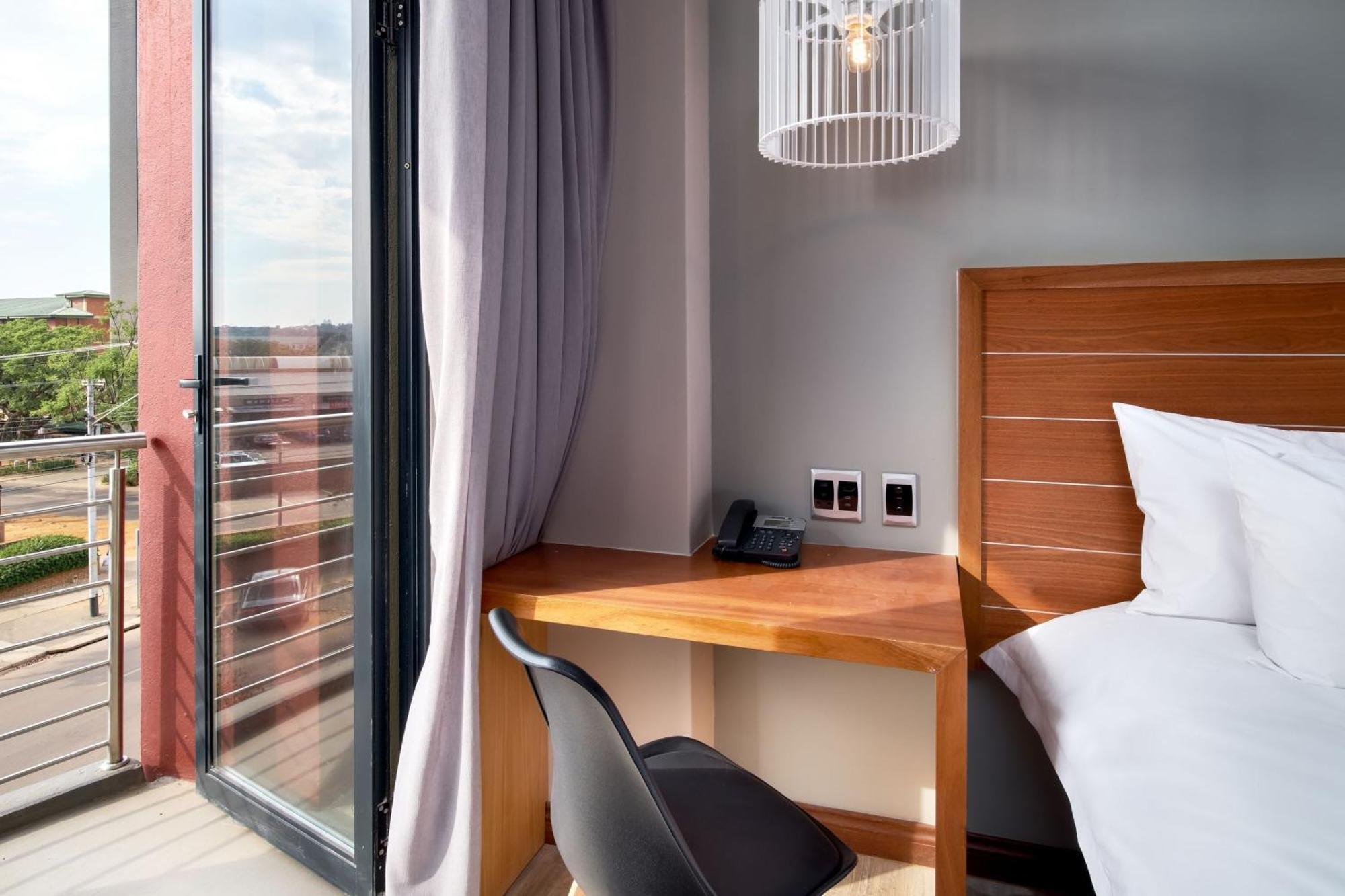Protea Hotel By Marriott Pretoria Hatfield Kamer foto
