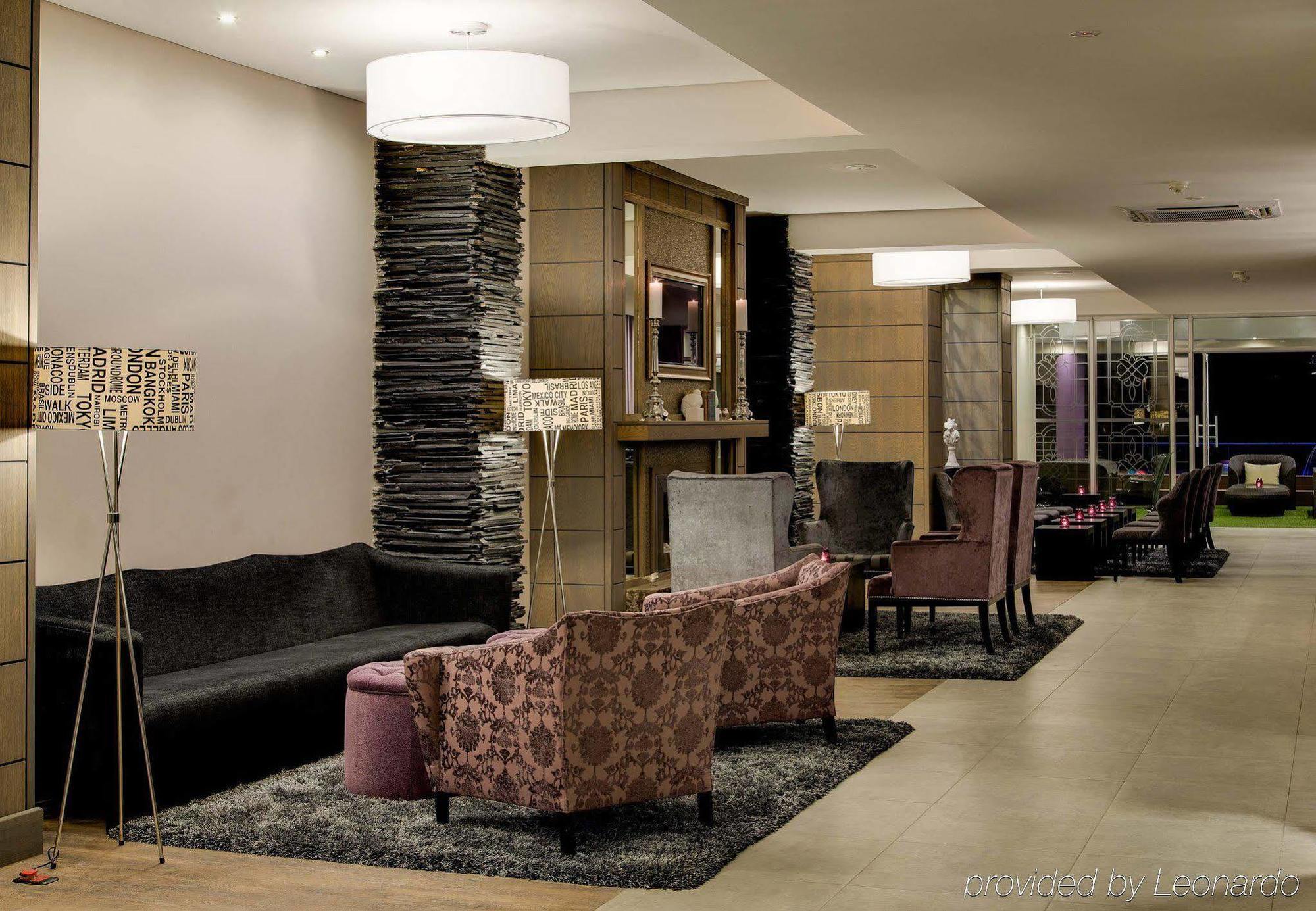 Protea Hotel By Marriott Pretoria Hatfield Buitenkant foto