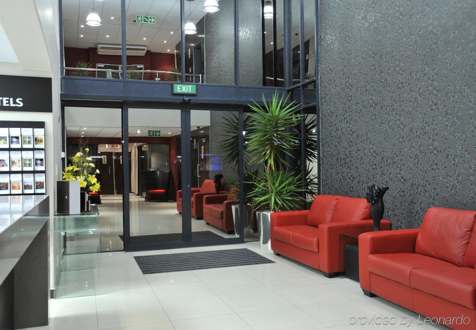 Protea Hotel By Marriott Pretoria Hatfield Buitenkant foto