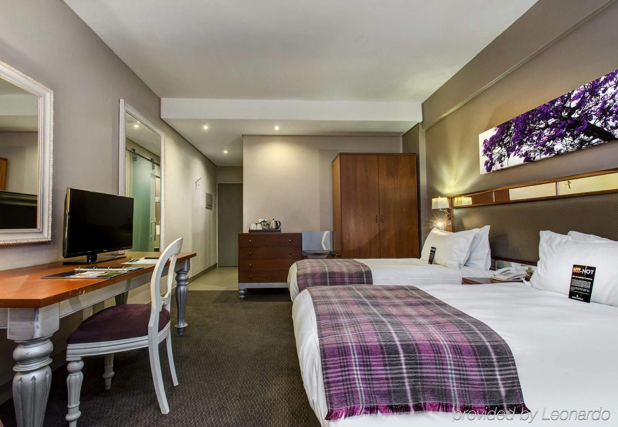 Protea Hotel By Marriott Pretoria Hatfield Buitenkant foto