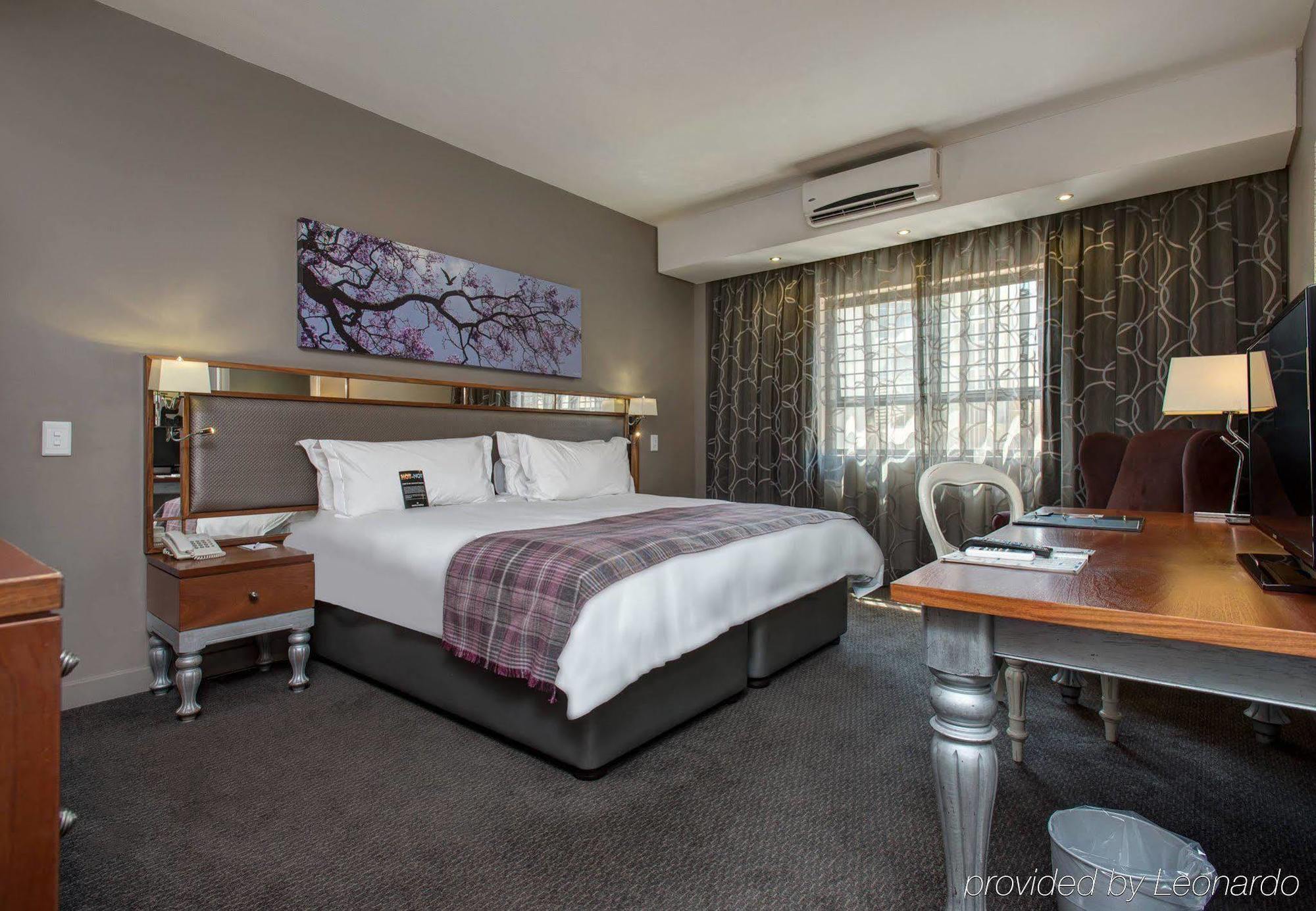 Protea Hotel By Marriott Pretoria Hatfield Buitenkant foto