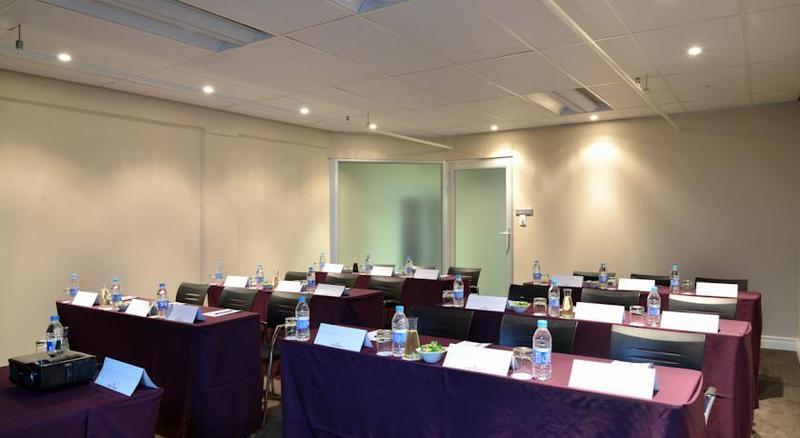 Protea Hotel By Marriott Pretoria Hatfield Buitenkant foto
